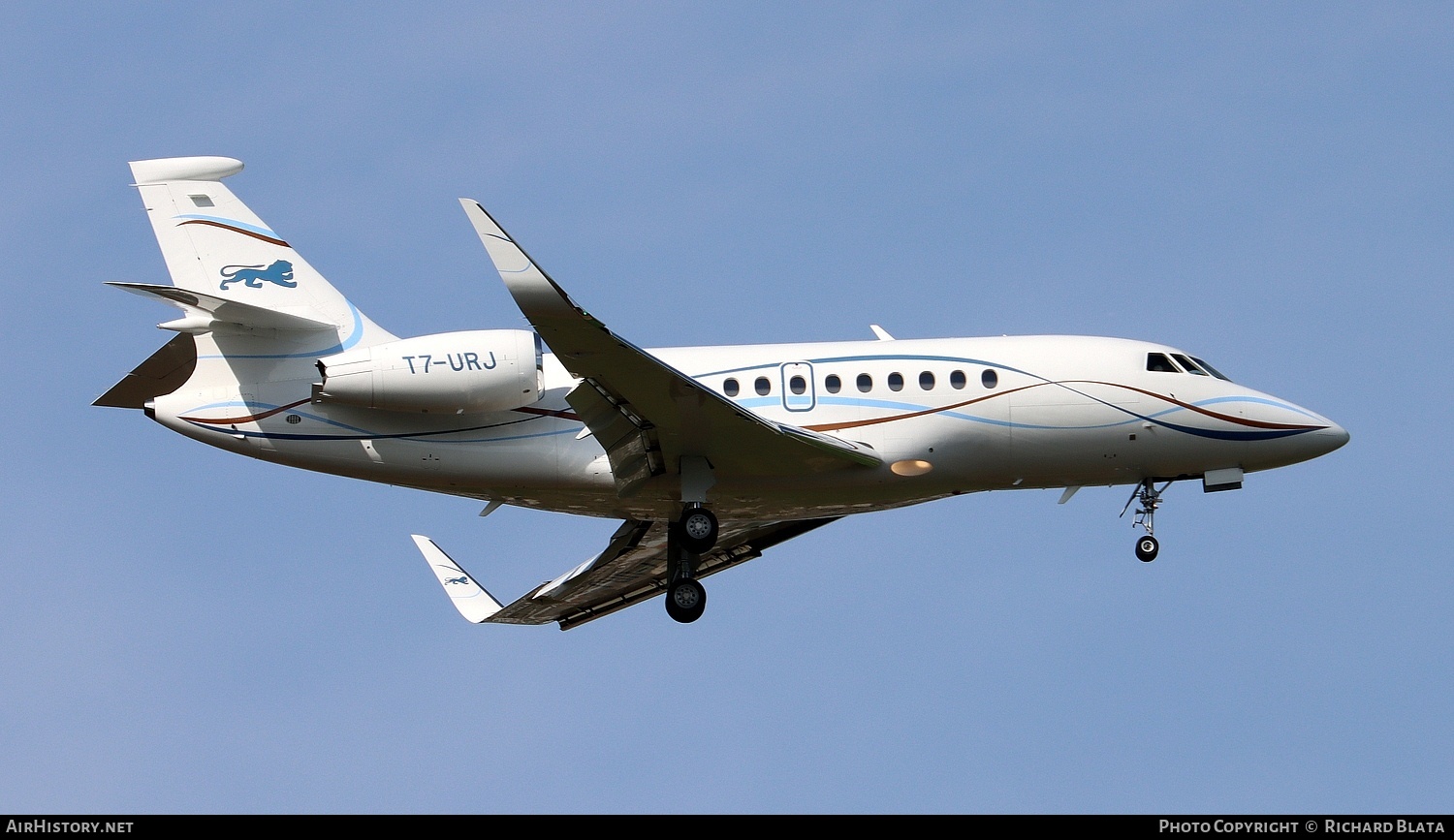 Aircraft Photo of T7-URJ | Dassault Falcon 2000LX | AirHistory.net #809198