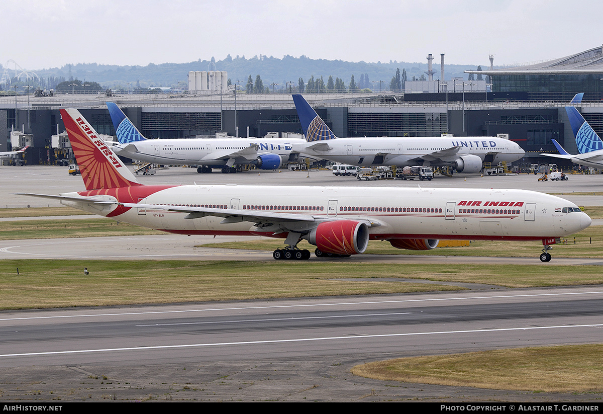 Aircraft Photo of VT-ALR | Boeing 777-337/ER | Air India | AirHistory.net #809224