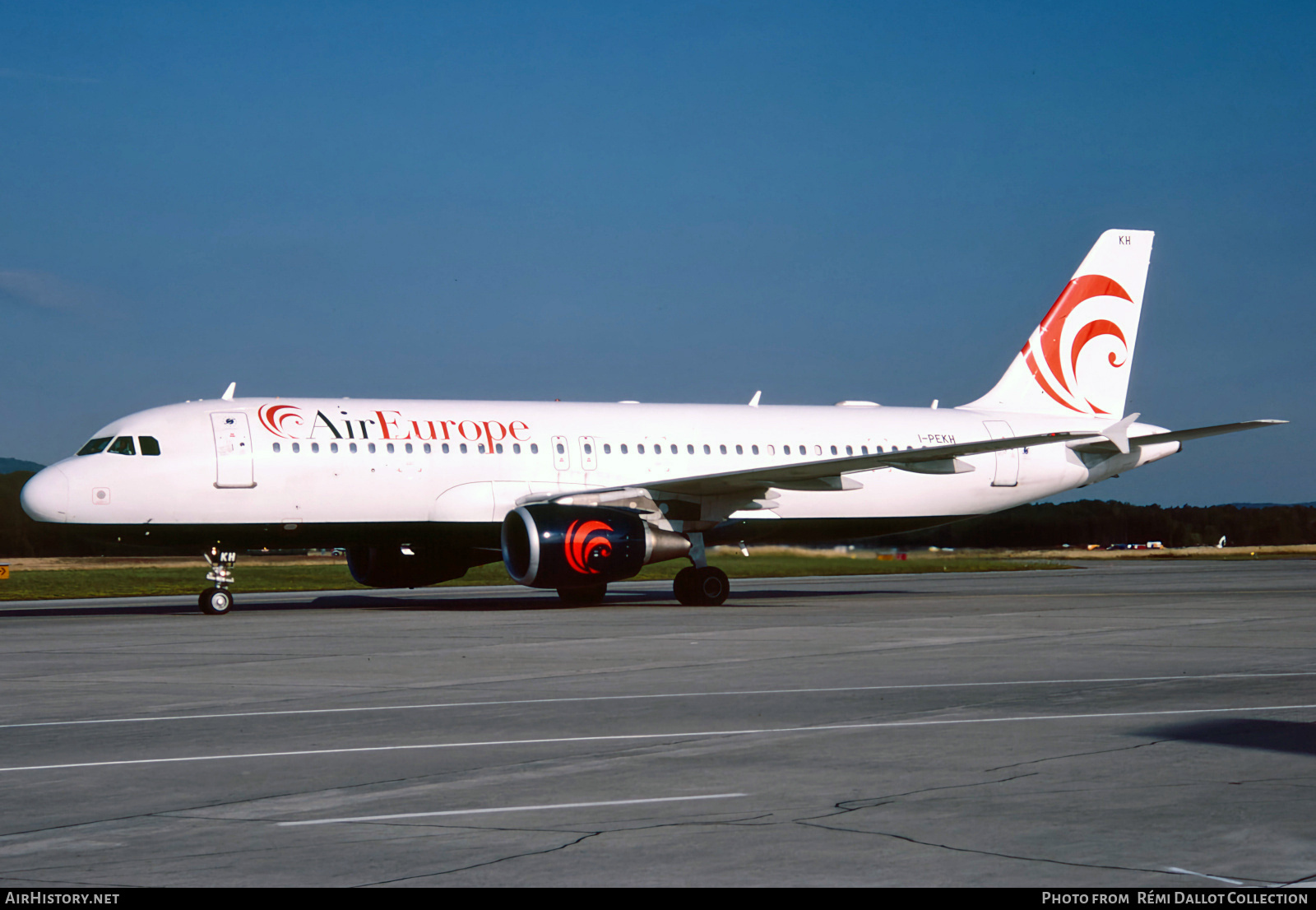 Aircraft Photo of I-PEKH | Airbus A320-214 | Air Europe | AirHistory.net #809368
