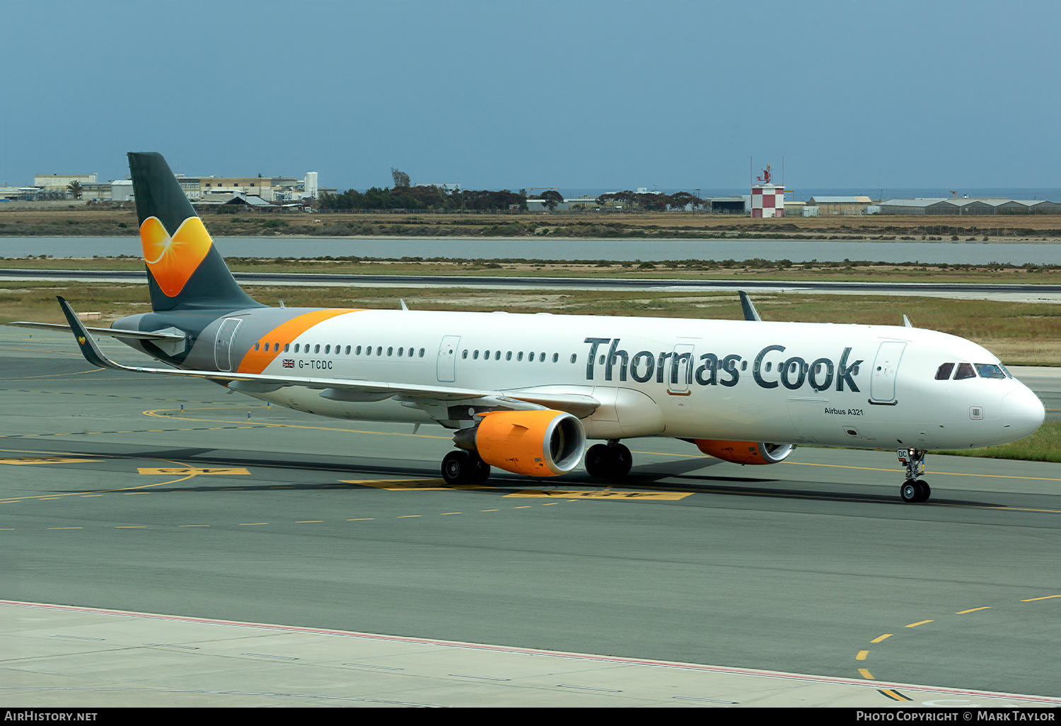 Aircraft Photo of G-TCDC | Airbus A321-211 | Thomas Cook Airlines | AirHistory.net #809615
