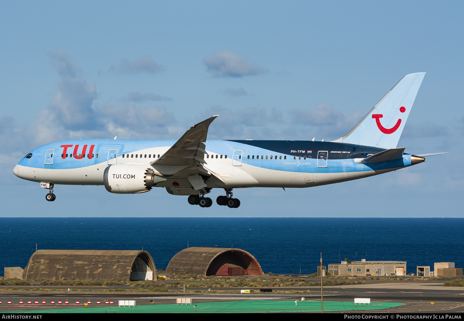 Aircraft Photo of PH-TFM | Boeing 787-8 Dreamliner | TUI | AirHistory.net #809729
