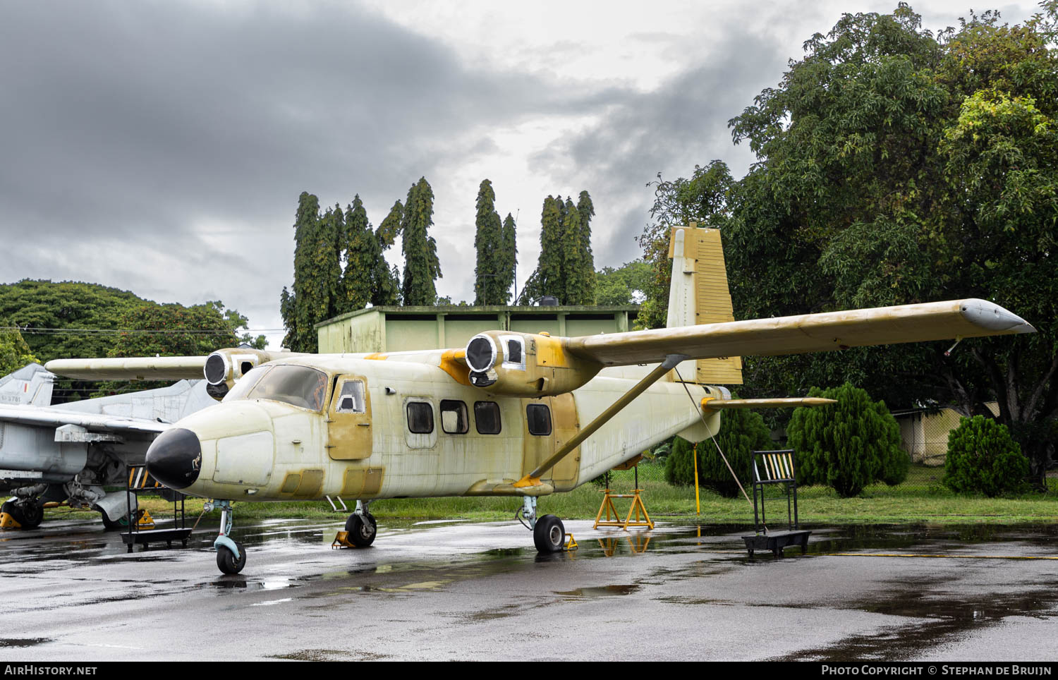 Aircraft Photo of SCL-855 | Harbin Y12-II | Sri Lanka - Air Force | AirHistory.net #809740