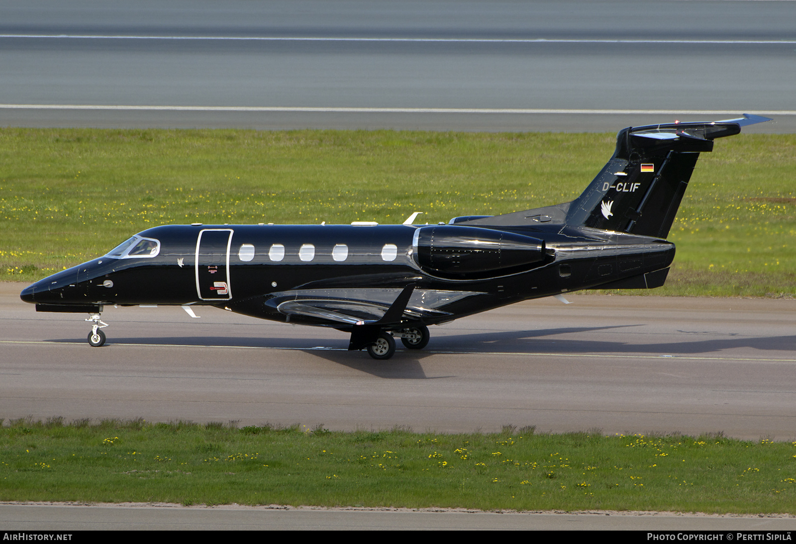 Aircraft Photo of D-CLIF | Embraer EMB-505 Phenom 300 | AirHistory.net #809741