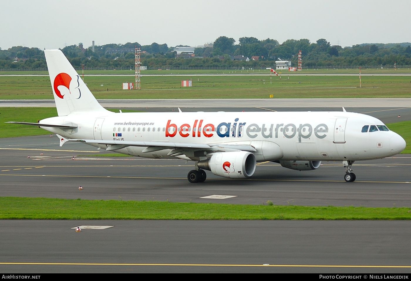 Aircraft Photo of EI-LIS | Airbus A320-214 | Belle Air Europe | AirHistory.net #809766