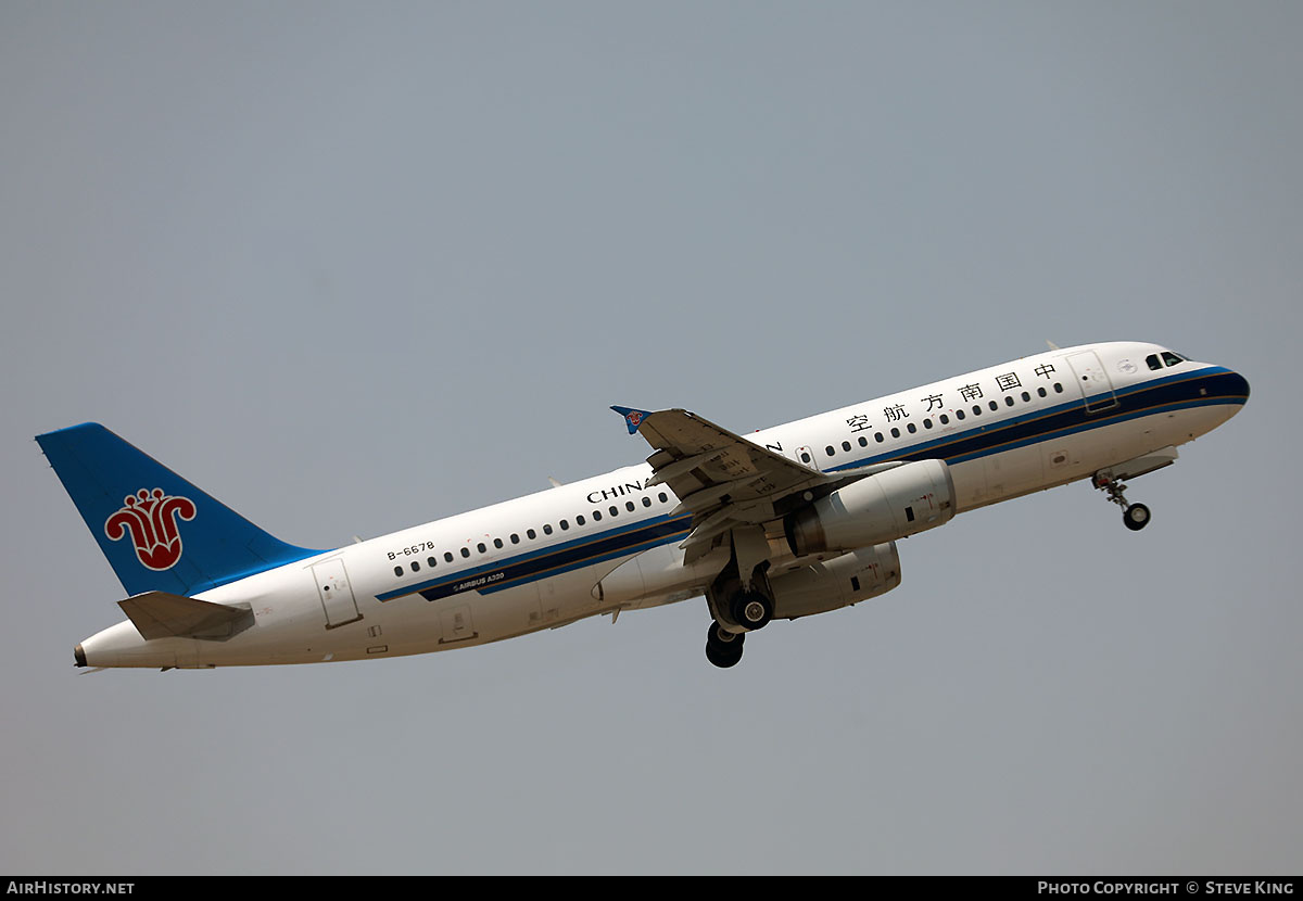 Aircraft Photo of B-6678 | Airbus A320-232 | China Southern Airlines | AirHistory.net #809810