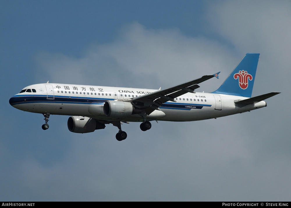 Aircraft Photo of B-2406 | Airbus A320-232 | China Southern Airlines | AirHistory.net #809813