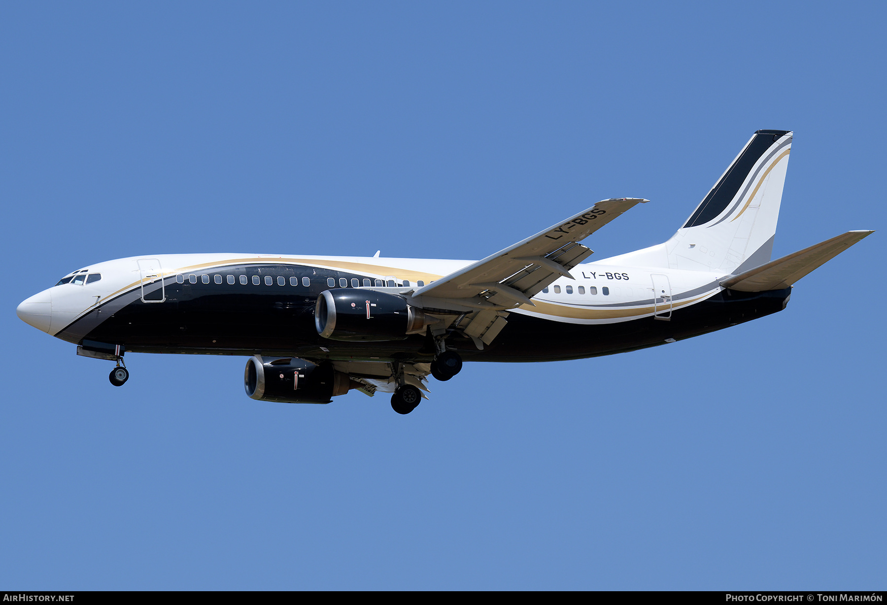 Aircraft Photo of LY-BGS | Boeing 737-3L9 | AirHistory.net #809820