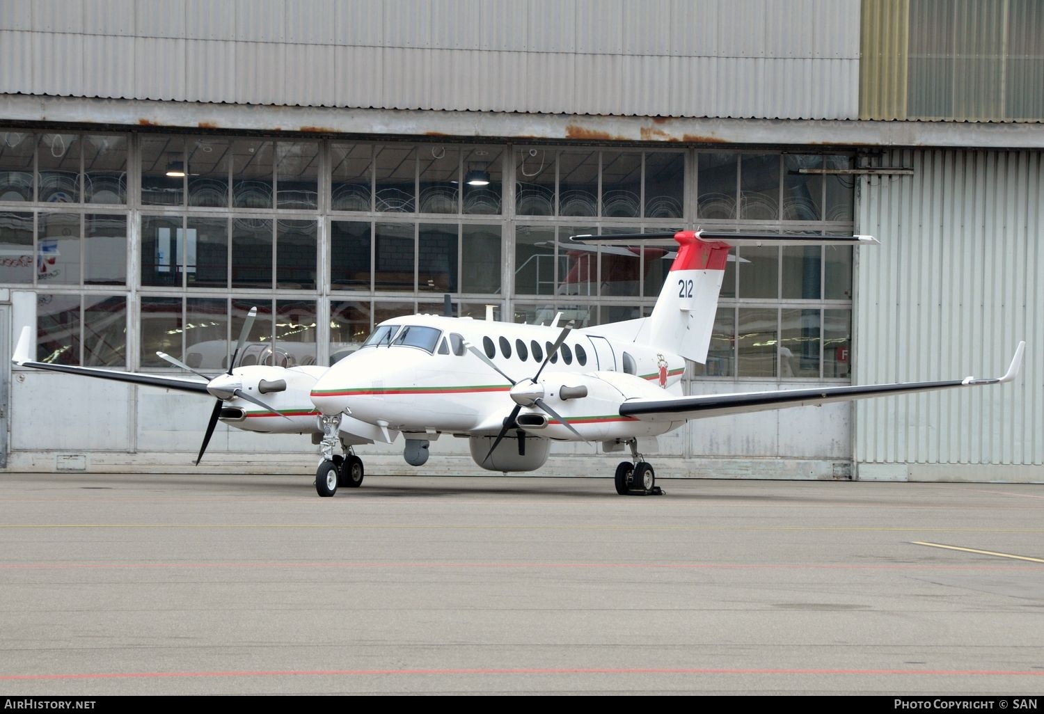 Aircraft Photo of 212 | Beechcraft 350ER King Air (B300) | Morocco - Navy | AirHistory.net #809866