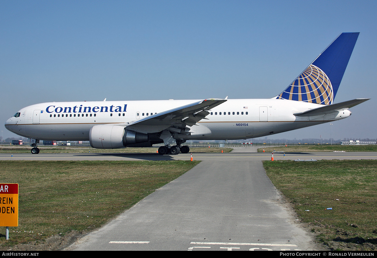 Aircraft Photo of N69154 | Boeing 767-224/ER | United Airlines | AirHistory.net #810028