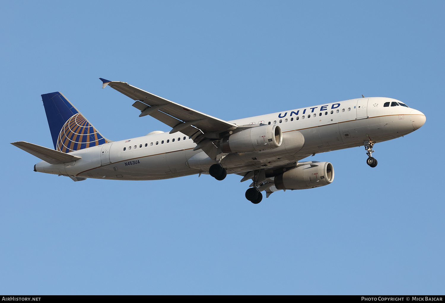 Aircraft Photo of N453UA | Airbus A320-232 | United Airlines | AirHistory.net #810035