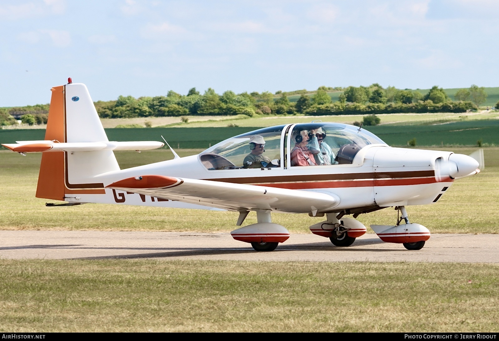 Aircraft Photo of G-VIZZ | Sportavia-Pützer RS-180 Sportsman | AirHistory.net #810144