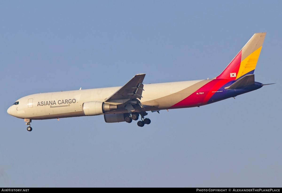 Aircraft Photo of HL7507 | Boeing 767-38EF/ER | Asiana Airlines Cargo | AirHistory.net #810149