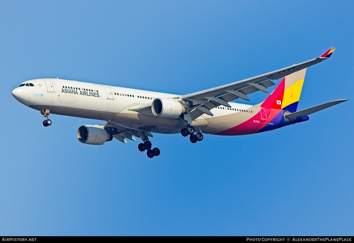 Aircraft Photo of HL7747 | Airbus A330-323E | Asiana Airlines | AirHistory.net #810237