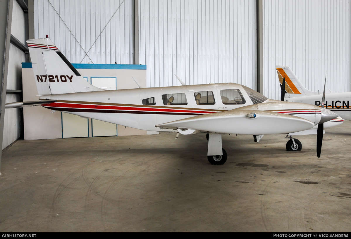 Aircraft Photo of N7210Y | Piper PA-34-200T Seneca II | AirHistory.net #810246