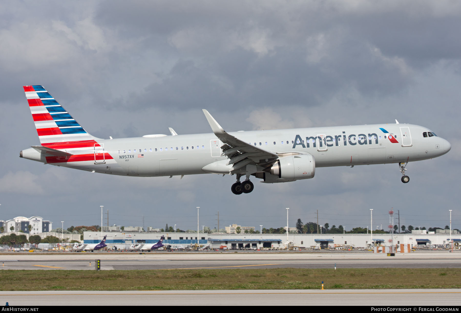 Aircraft Photo of N957XV | Airbus A321-253N | American Airlines | AirHistory.net #810329