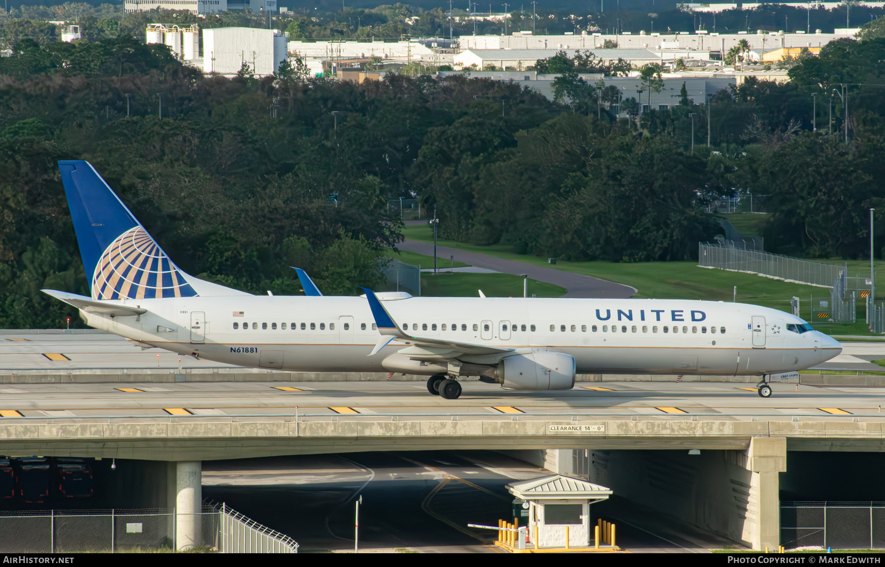 Aircraft Photo of N61881 | Boeing 737-924/ER | United Airlines | AirHistory.net #810432
