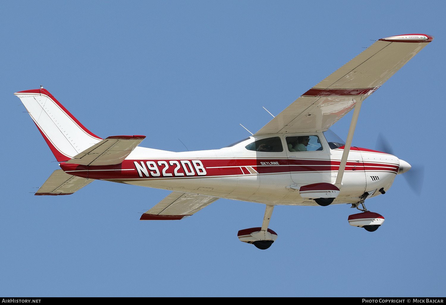 Aircraft Photo of N922DB | Cessna 182Q Skylane | AirHistory.net #810447