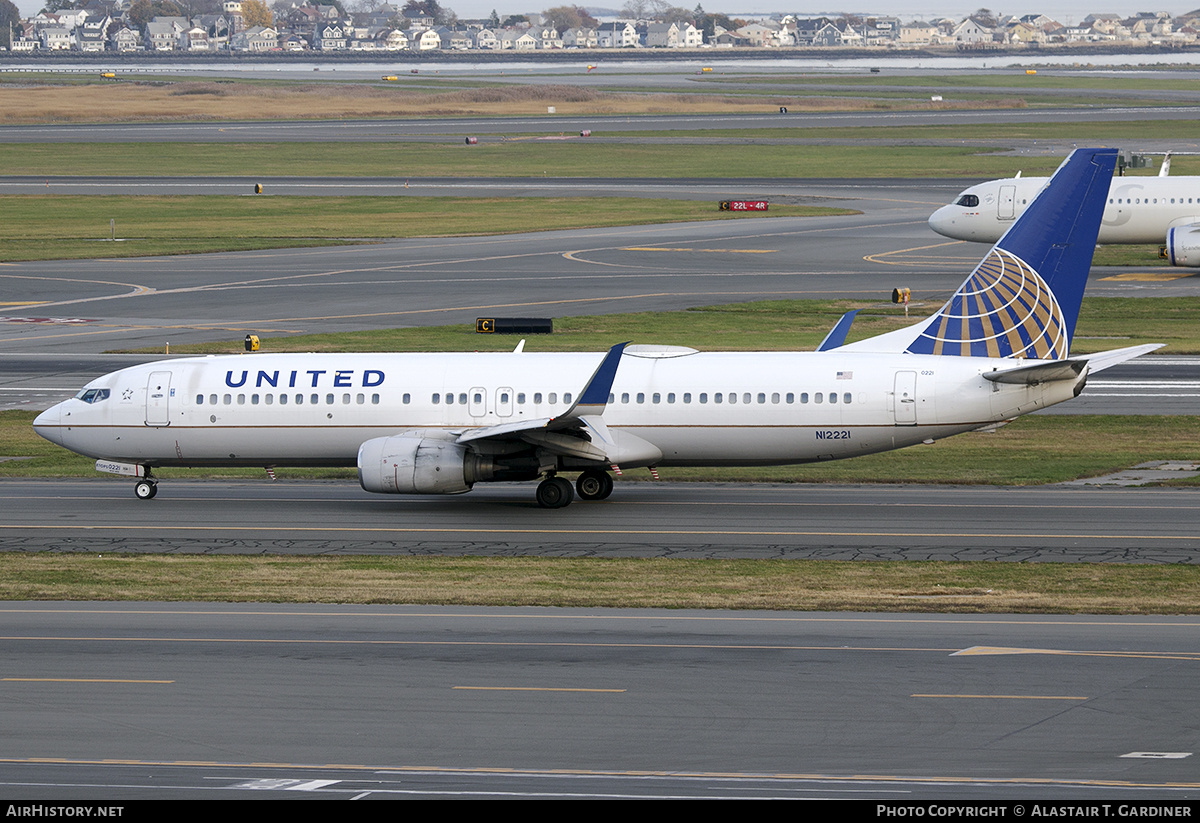 Aircraft Photo of N12221 | Boeing 737-824 | United Airlines | AirHistory.net #810453