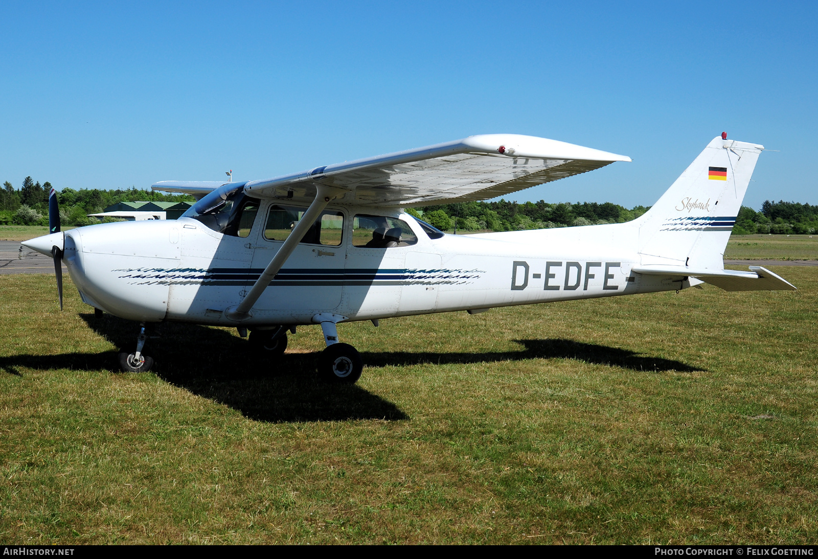 Aircraft Photo of D-EDFE | Cessna 172R Skyhawk | AirHistory.net #810500