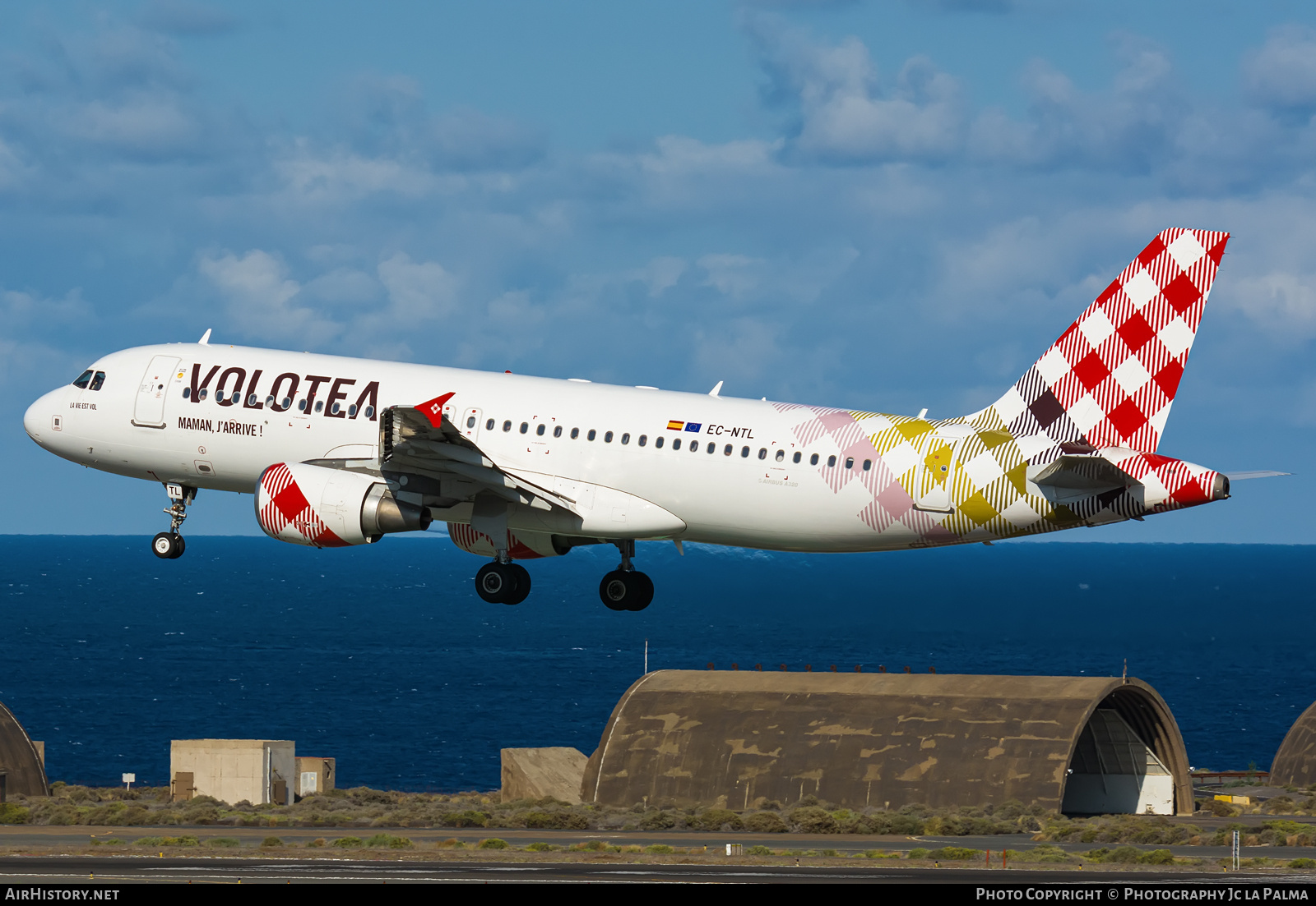 Aircraft Photo of EC-NTL | Airbus A320-216 | Volotea | AirHistory.net #810633