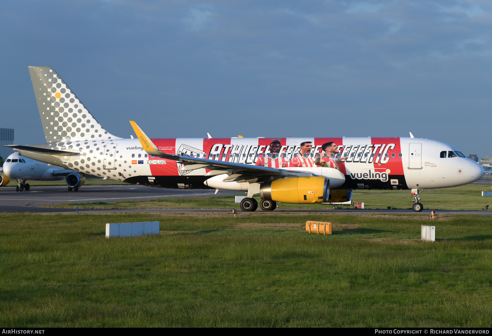 Aircraft Photo of EC-LUO | Airbus A320-232 | Vueling Airlines | AirHistory.net #810647