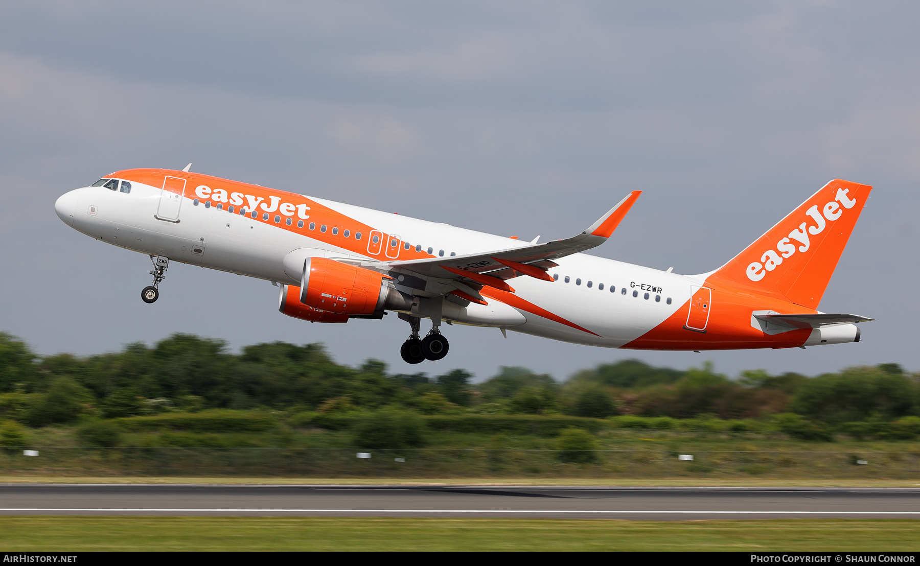 Aircraft Photo of G-EZWR | Airbus A320-214 | EasyJet | AirHistory.net #810653