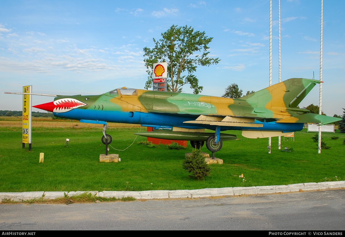 Aircraft Photo of 1810 | Mikoyan-Gurevich MiG-21M | Poland - Air Force | AirHistory.net #810680
