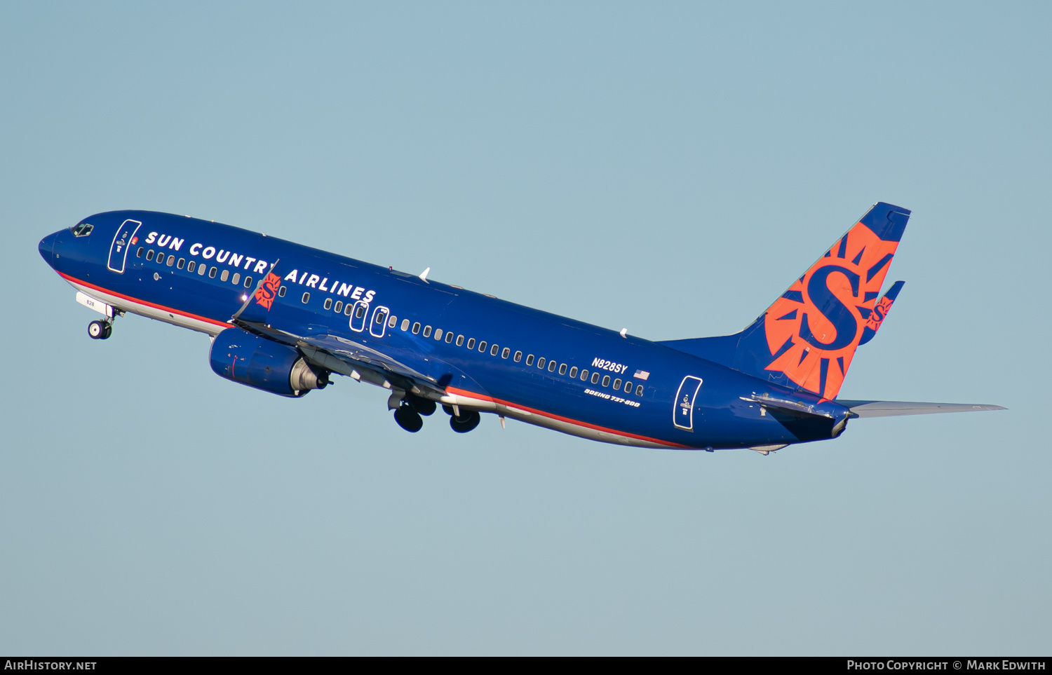 Aircraft Photo of N828SY | Boeing 737-8F2 | Sun Country Airlines | AirHistory.net #810709