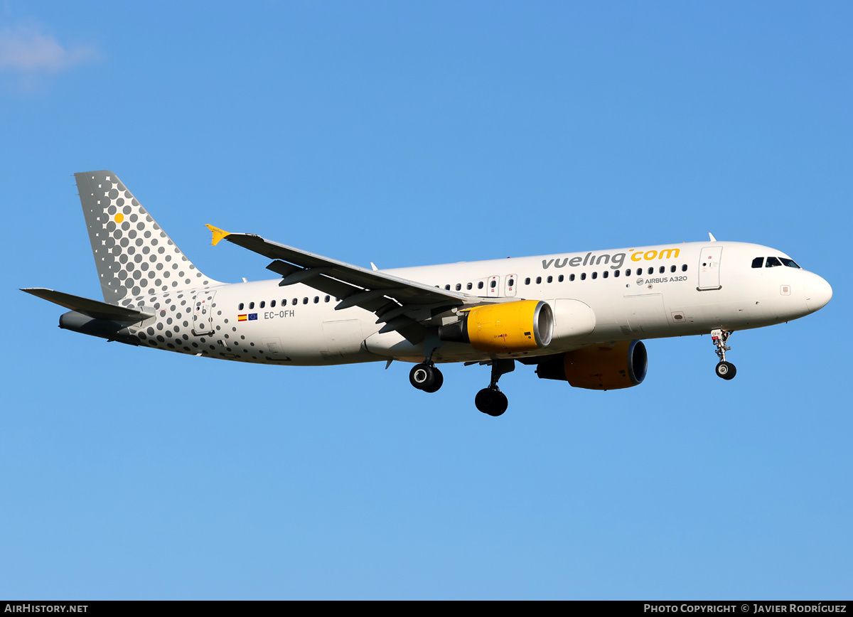 Aircraft Photo of EC-OFH | Airbus A320-216 | Vueling Airlines | AirHistory.net #810734