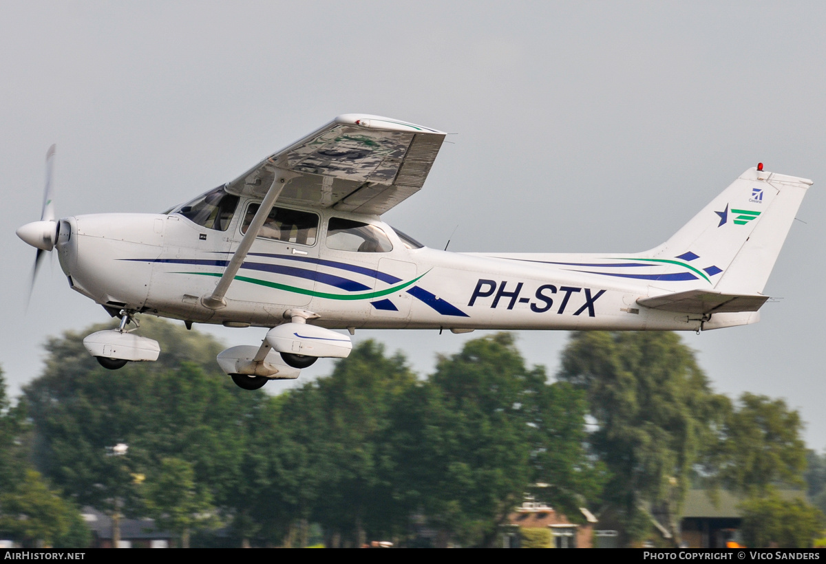 Aircraft Photo of PH-STX | Cessna 172S Skyhawk | Stella Aviation | AirHistory.net #810823