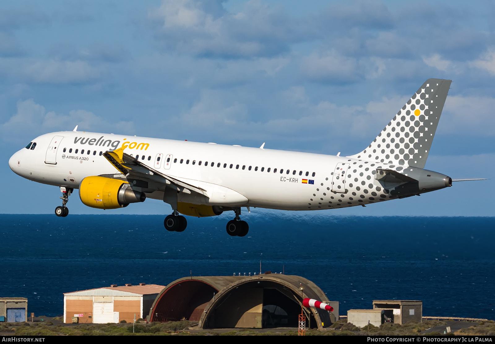 Aircraft Photo of EC-KRH | Airbus A320-214 | Vueling Airlines | AirHistory.net #810873