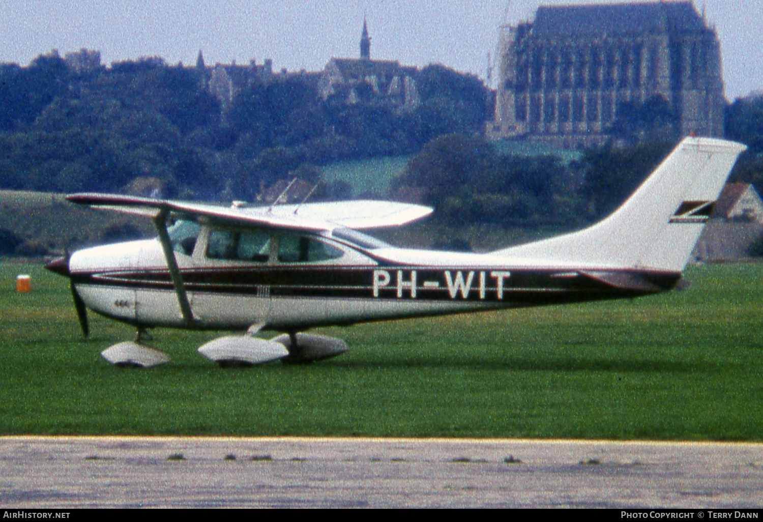 Aircraft Photo of PH-WIT | Cessna 182K Skylane | AirHistory.net #810888