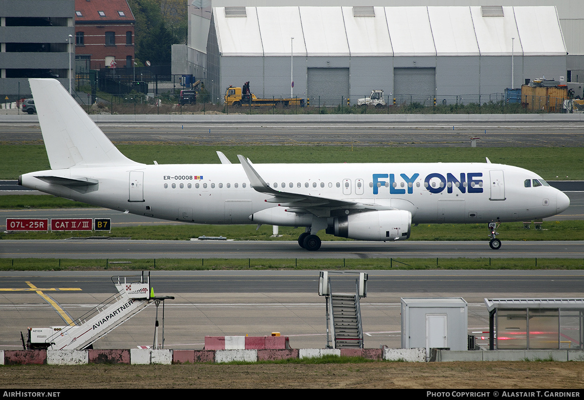 Aircraft Photo of ER-00008 | Airbus A320-233 | FlyOne | AirHistory.net #810896