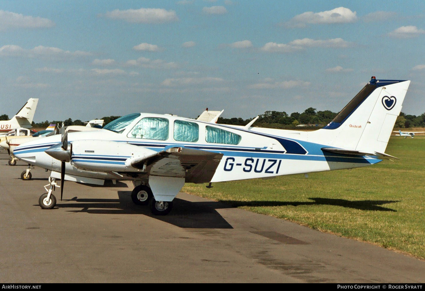 Aircraft Photo of G-SUZI | Beech 95-B55 Baron | AirHistory.net #810917