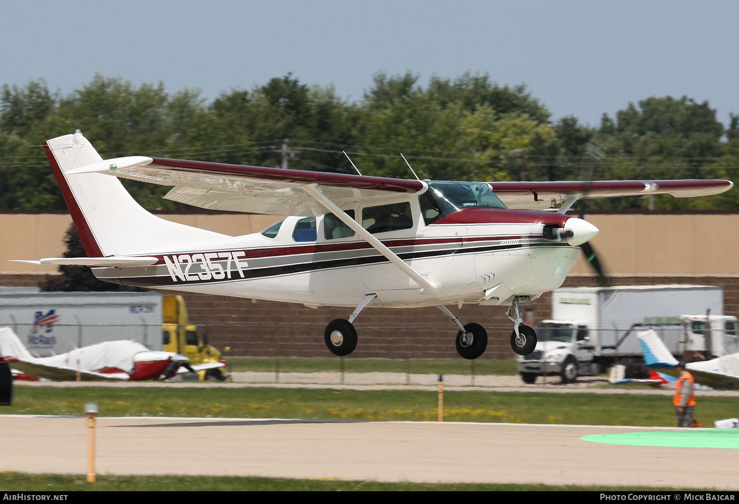 Aircraft Photo of N2357F | Cessna 210E Centurion | AirHistory.net #811003