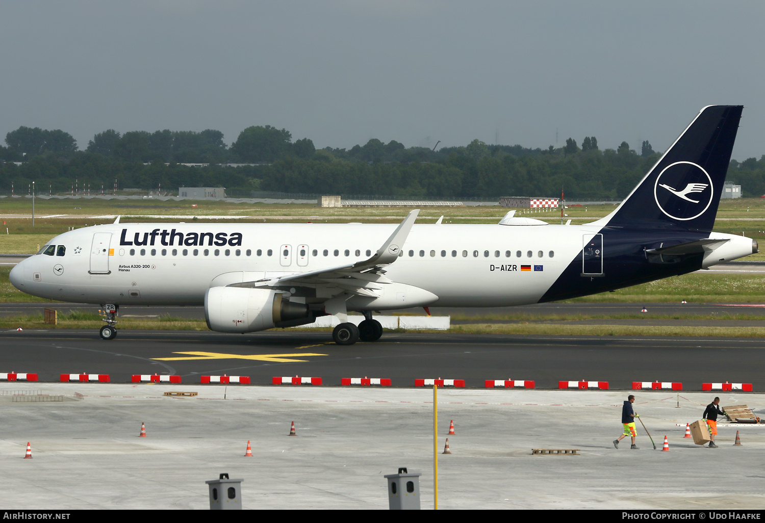 Aircraft Photo of D-AIZR | Airbus A320-214 | Lufthansa | AirHistory.net #811076