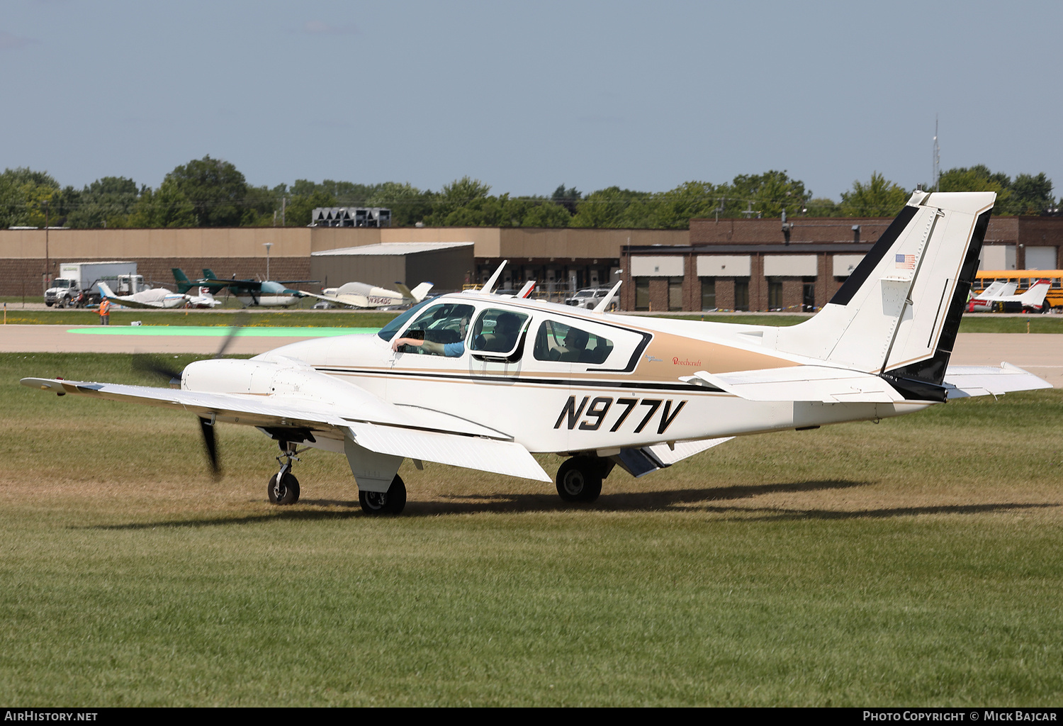 Aircraft Photo of N977V | Beech C55 Baron (95-C55) | AirHistory.net #811198