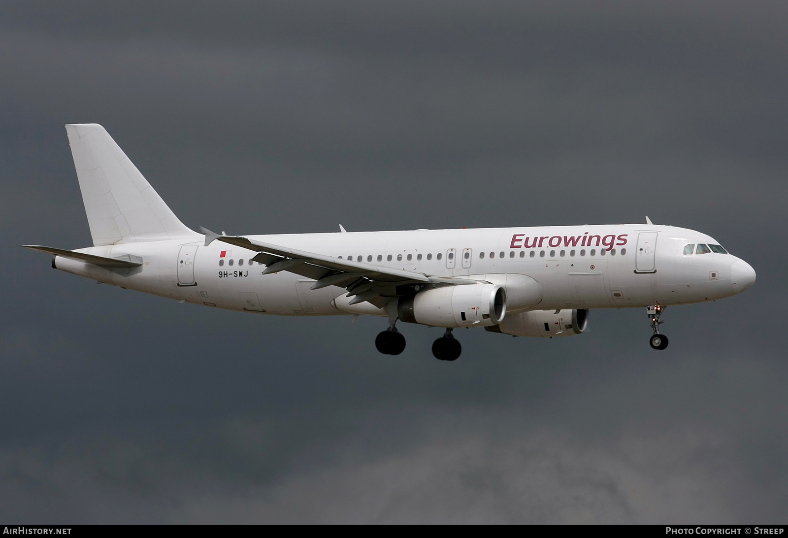 Aircraft Photo of 9H-SWJ | Airbus A320-232 | Eurowings | AirHistory.net #811287