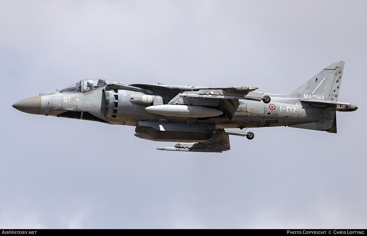 Aircraft Photo of MM7213 | Boeing AV-8B Harrier II+ | Italy - Navy | AirHistory.net #811428