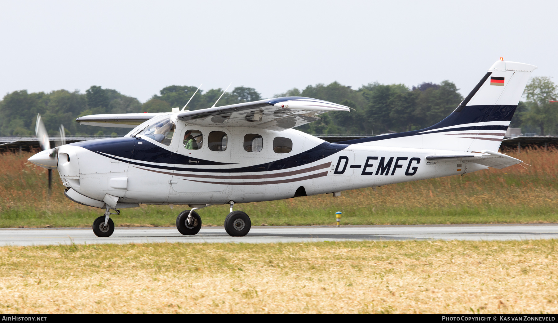 Aircraft Photo of D-EMFG | Cessna P210N Pressurized Centurion II | AirHistory.net #811516