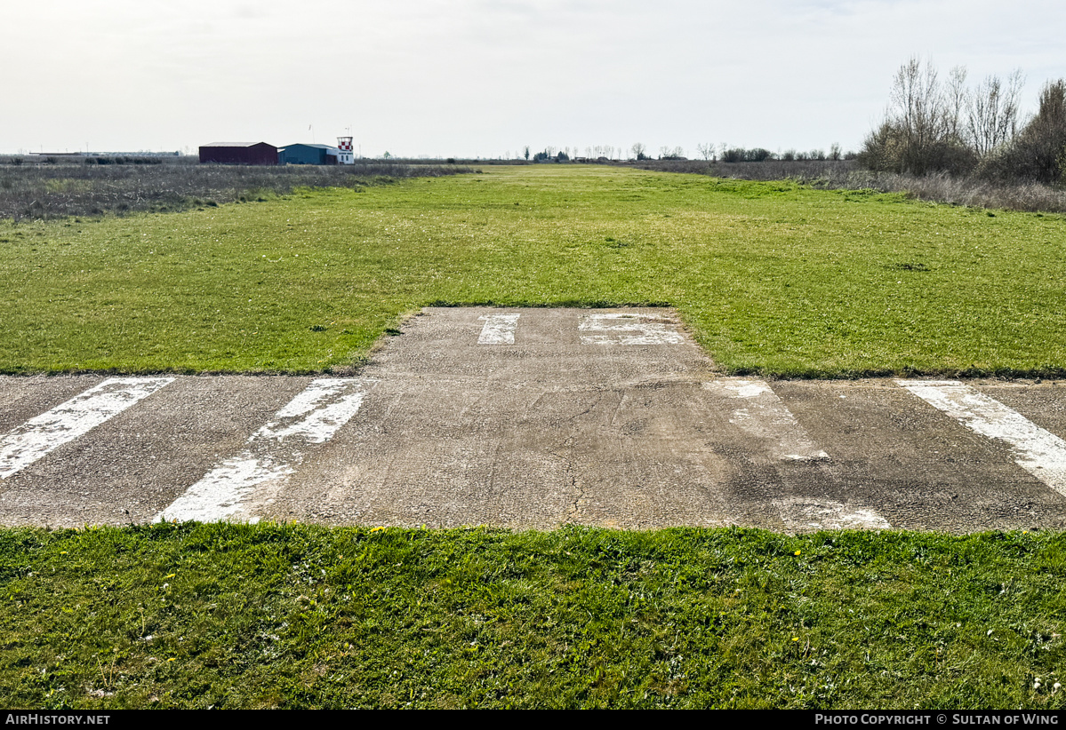 Airport photo of Santa Maria del Páramo (Aeroclub Esparver), (El Busto) in Spain | AirHistory.net #811529
