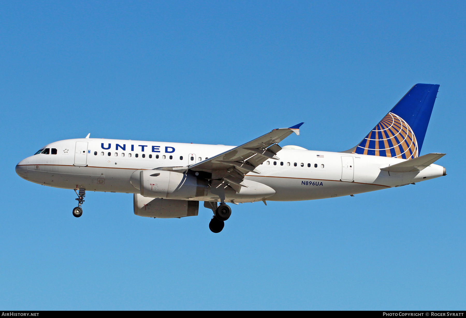 Aircraft Photo of N896UA | Airbus A319-132 | United Airlines | AirHistory.net #811614