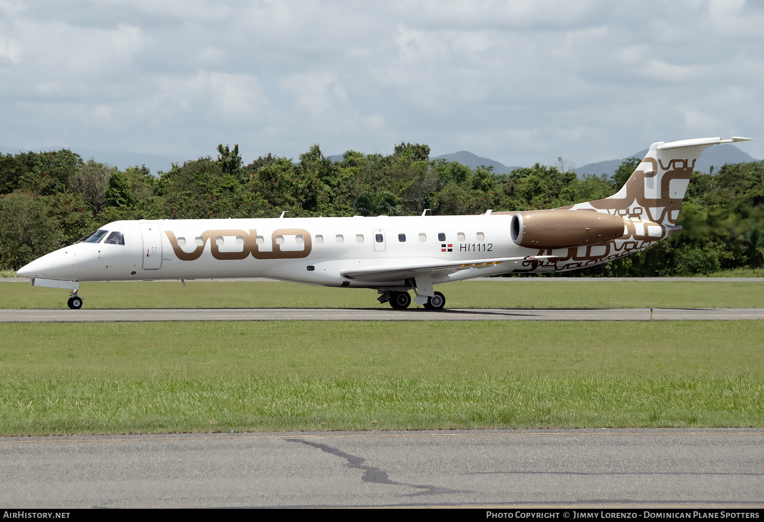 Aircraft Photo of HI1112 | Embraer ERJ-140LR (EMB-135KL) | Volo | AirHistory.net #811672