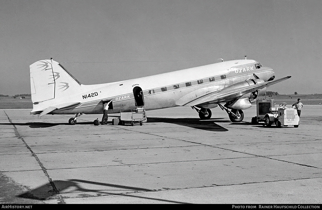 Aircraft Photo of N142D | Douglas DC-3-216 | Ozark Air Lines | AirHistory.net #811775
