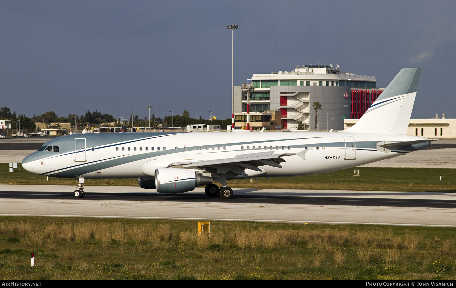Aircraft Photo of HZ-XY7 | Airbus A320-214 | AirHistory.net #811849