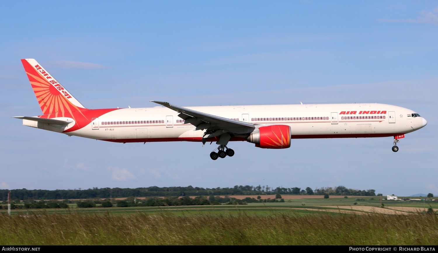 Aircraft Photo of VT-ALU | Boeing 777-337/ER | Air India | AirHistory.net #811900