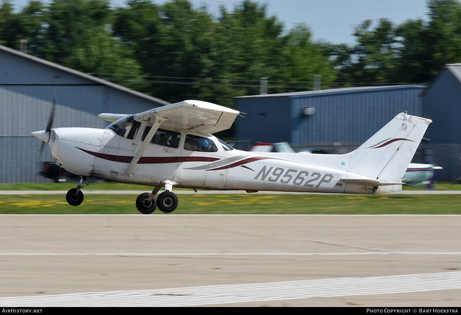 Aircraft Photo of N9562P | Cessna 172R Skyhawk | AirHistory.net #812001