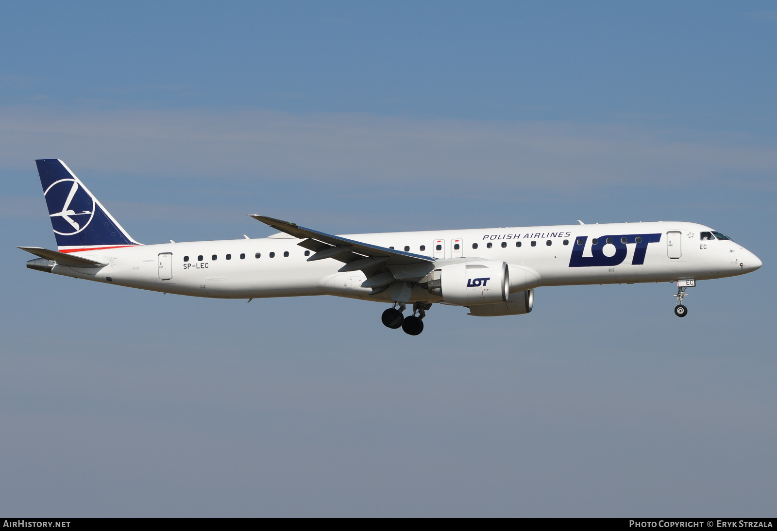 Aircraft Photo of SP-LEC | Embraer 195-E2 (ERJ-190-400 STD) | LOT Polish Airlines - Polskie Linie Lotnicze | AirHistory.net #812058