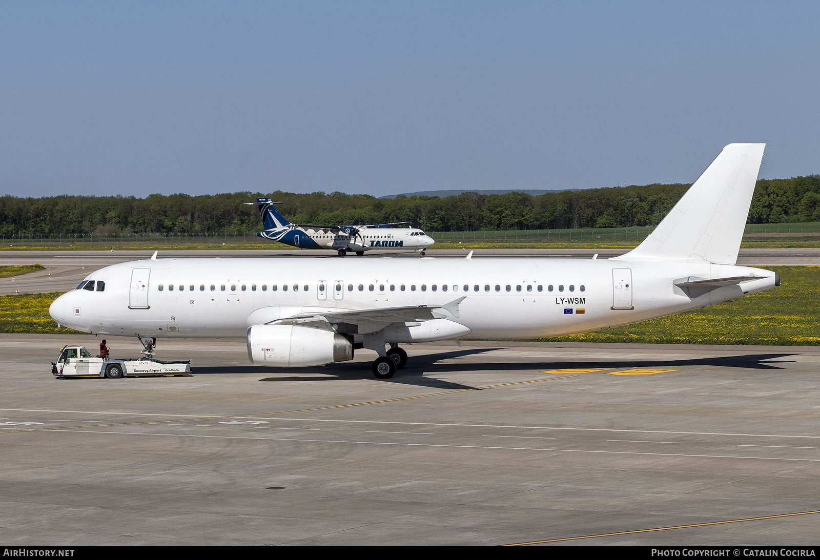 Aircraft Photo of LY-WSM | Airbus A320-232 | AirHistory.net #812150