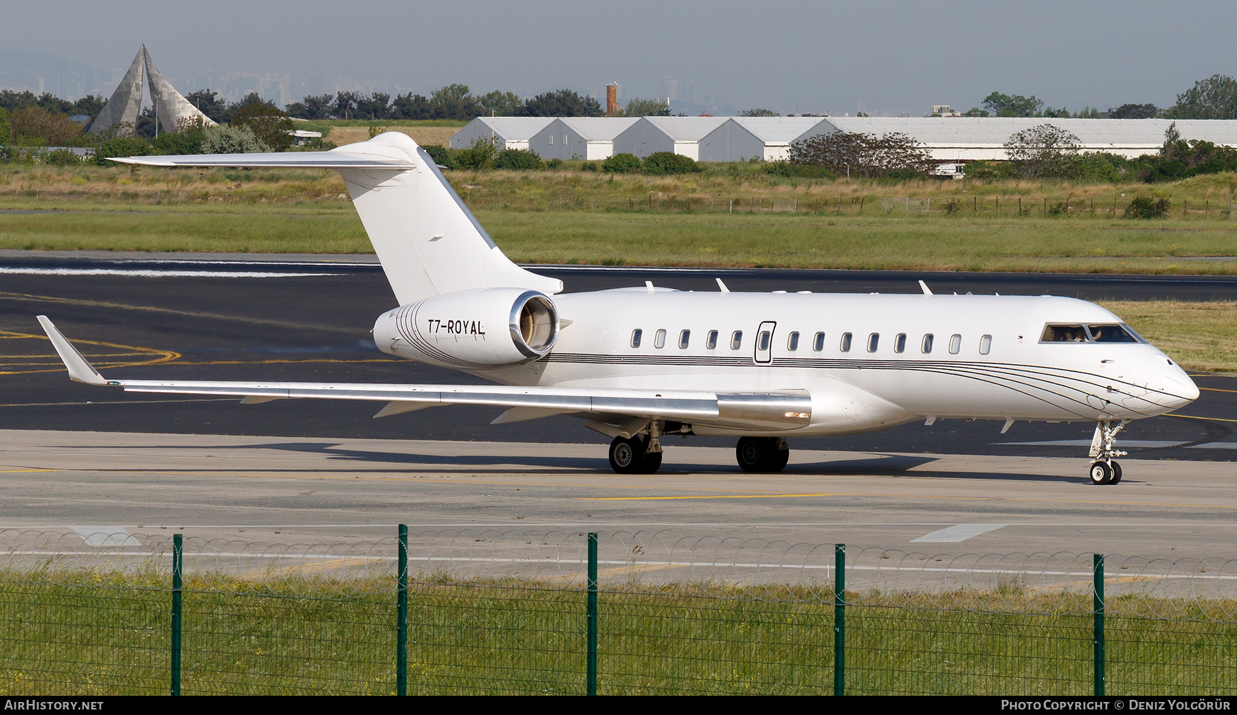 Aircraft Photo of T7-ROYAL | Bombardier Global 5000 (BD-700-1A11) | AirHistory.net #812380